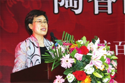 洛陽(yáng)市委常委、組織部部長(zhǎng)，洛陽(yáng)市關(guān)心下一代工作委員會(huì)主任陳向平致辭