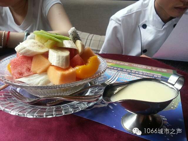 水果沙拉。真材實(shí)料。