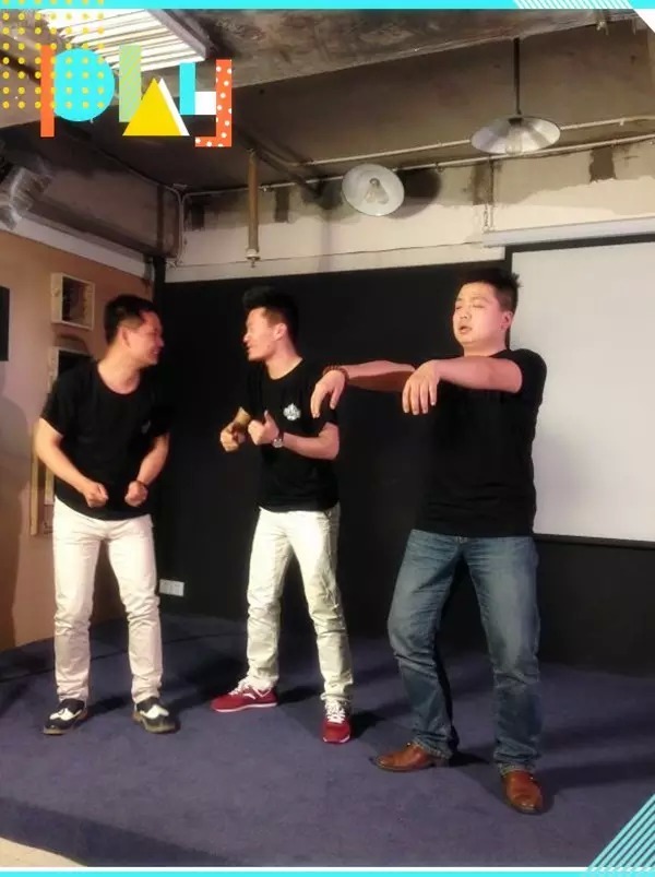 能看出這個場景主題是衛(wèi)生紙嗎？我讀書少，你別騙我……