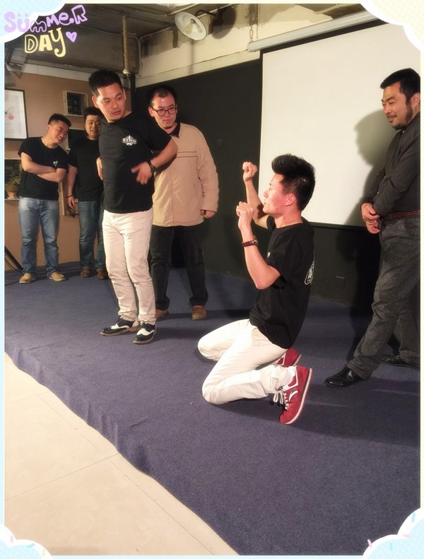 難度增加，連動作都由觀眾設(shè)定~行軍打仗中，路飛是有多怕死？