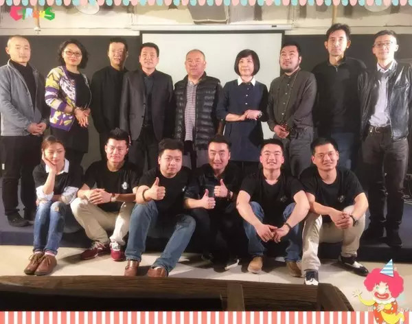 逗比的姑娘小伙兒也可以好好拍照哦！