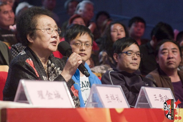 著名曲劇表演藝術(shù)家王秀玲對新版《風雪配》的改編加以肯定 著名曲劇表演藝術(shù)家王秀玲對新版《風雪配》的改編加以肯定