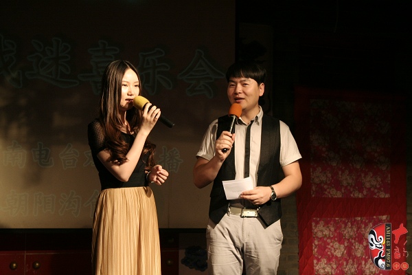 主持人：河南電臺戲曲廣播《越學越開心》主持人張琳，著名戲曲節目主持人、戲曲廣播當家小生月陽