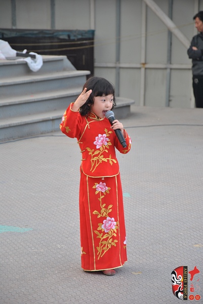 小梅花獎(jiǎng)金獎(jiǎng)獲得者、河南電視臺(tái)《梨園春》明星擂主張楚怡表演《戲曲串燒》