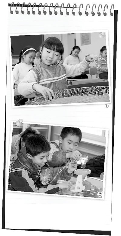 　圖1：鐵路五小古箏社團(tuán)的孩子們正在演奏《高山流水》，圖2：科學(xué)課上，孩子們正在探索水的秘密。