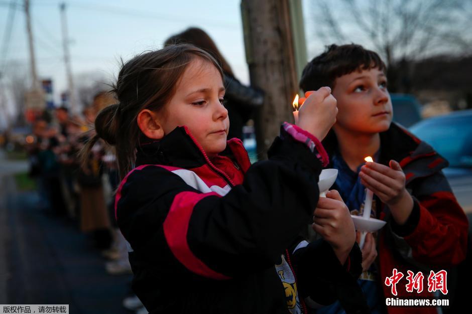 美國16歲中學生刀刺約20名學生 FBI介入調查 美國16歲中學生刀刺約20名學生 FBI介入調查
