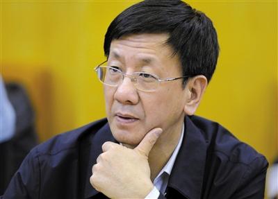 昨日，最高檢檢察長曹建明在遼寧團(tuán)參加“兩高”報(bào)告分組審議。記者 陳杰 攝