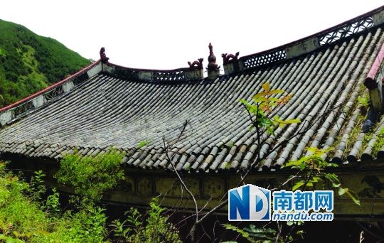 　照光寺在致歉微博中稱，該寺位于蒼山之上，年久失修，且沒有防火通道。