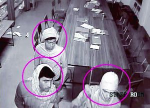 印度警方15日說，當(dāng)局已確認(rèn)涉嫌輪奸七旬修女的部分嫌疑人身份，正懸賞10萬盧比（約1500美元）通緝