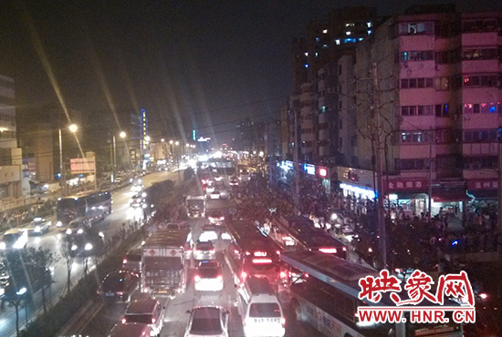 8月7日晚21點(diǎn)5分，道路終于恢復(fù)通行