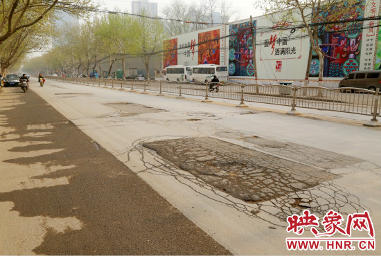 南陽路因?yàn)榈罔F將要施工而暫緩大修。