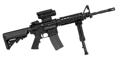 M4 卡賓槍，戰斗全重：3.4公斤，最大有效射程：600米，全槍長：840mm，空槍重：2.88公斤