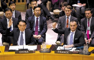 1月22日，紐約，中國常駐聯(lián)合國代表李保東舉手贊成通過對(duì)朝鮮制裁決議。