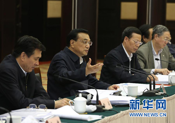 月28日，中共中央政治局常委、國務院總理李克強在重慶主持召開座談會