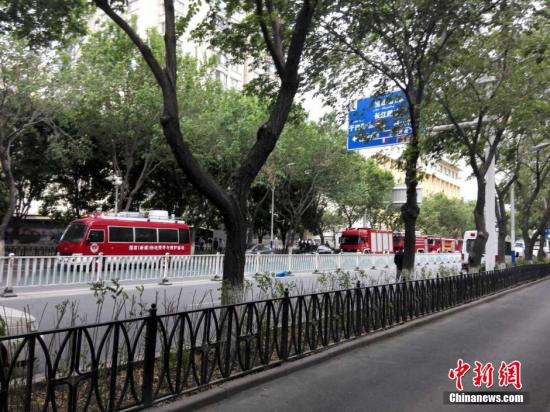 5月22日7時50分許，烏魯木齊市沙依巴克區公園北街早市發生一起爆炸案，造成人員傷亡。