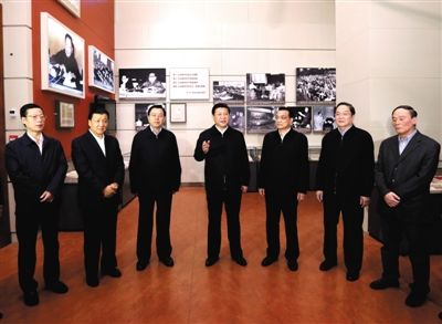 2012年11月29日，習近平等在國家博物館參觀《復興之路》展覽，提出為實現中國夢而奮斗。