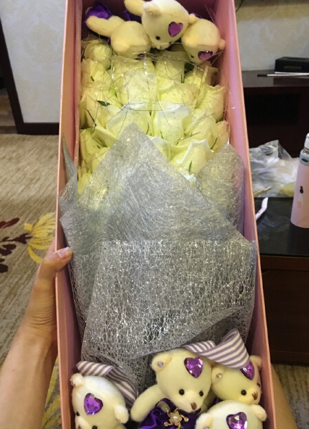 趙麗穎自曝情人節神秘人送花 網友操碎心 趙麗穎自曝情人節神秘人送花 網友操碎心