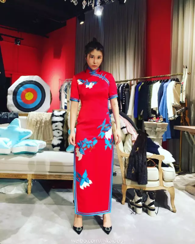 上海一女子自曝每月開(kāi)銷12萬(wàn),被網(wǎng)友罵上頭條！