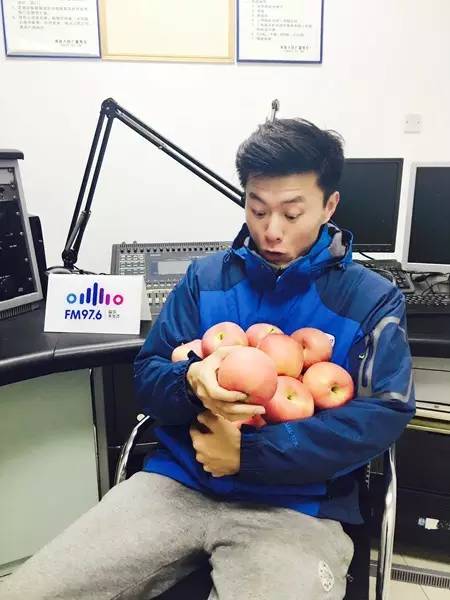 乖乖類!你們真的想用蘋果收買我 乖乖類!你們真的想用蘋果收買我