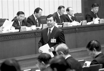 昨日，《消費者權益保護法》修正案草案首次提交全國人大常委會審議，全國人大常委會法制工作委員會主任李適時作關于消費者權益保護法修正案草案的說明。