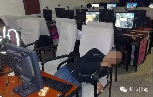 悲劇！15歲男孩上網(wǎng)5小時后猝死，事發(fā)鄭州 | 這些原因可能導(dǎo)致上網(wǎng)猝死，戳...