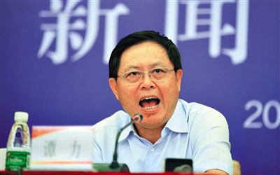 　譚力 男，1955年10月生，漢族，重慶市人，大學(xué)學(xué)歷，有知青經(jīng)歷。2009年3月前，一直在四川工