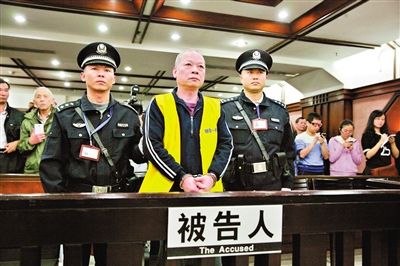 　昨日，廣州白云農(nóng)工商聯(lián)合公司原總經(jīng)理張新華被法院一審判處死刑。《廣州日報》供圖