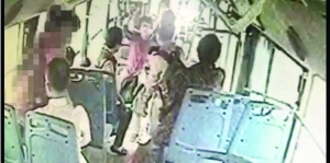 女司機路見不平一聲吼，小女孩方才脫身 視頻截圖