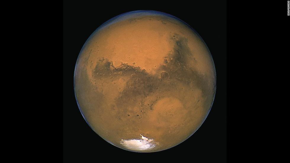 哈勃望遠鏡剛進入太空就遇到了個大問題：它的主鏡片存在缺陷，導致成像模糊。