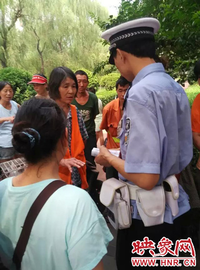 令人憤怒的是，這名老太太竟然報(bào)警說“她被環(huán)衛(wèi)工打了”
