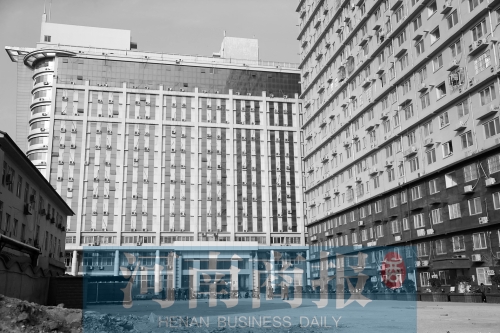 因購房尾款沒有交齊，鄭州一小區(qū)多戶業(yè)主的生活用水被停掉，有的連續(xù)半個月沒水吃。