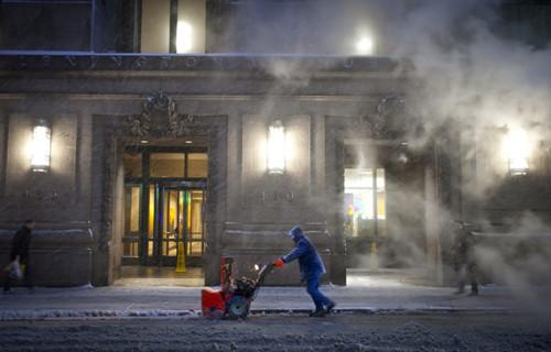 特大暴風(fēng)雪襲擊美國東北部，多州進入緊急狀態(tài)。