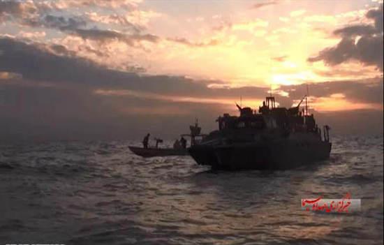 圖為被伊朗俘獲美軍艦艇。
