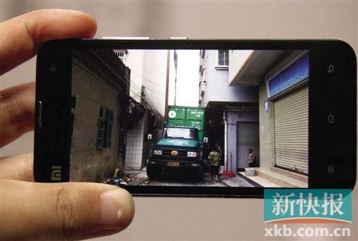 吳師傅的貨車被迫停留在現(xiàn)場幾天。