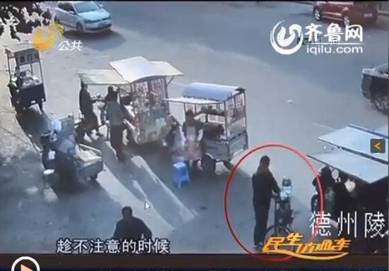 在臨盤市場被抓之后，薦某竟然拿出了一把匕首