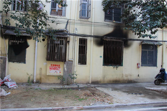 老太疑因吸煙引燃被褥命喪火海 子女熟睡未察覺(jué) 老太疑因吸煙引燃被褥命喪火海 子女熟睡未察覺(jué)