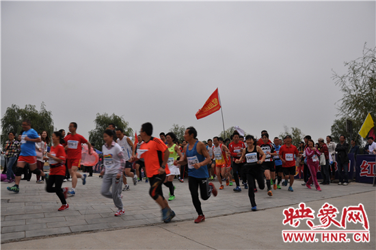 河南省山地戶外挑戰(zhàn)賽在青天河景區(qū)舉行 河南省山地戶外挑戰(zhàn)賽在青天河景區(qū)舉行