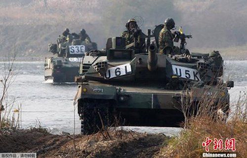 　資料圖：2011年11月2日，韓國軍隊在首爾東南100公里的驪州進行軍事演習。