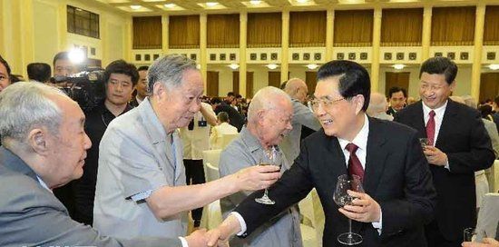 黨和國家領(lǐng)導(dǎo)人接見軍隊離退休干部代表