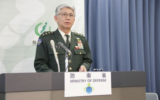 2月21日下午2點，日本陸上自衛隊參謀長君塚榮治在防衛省會見記者