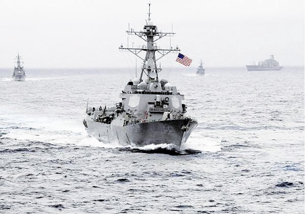 美軍艦非法進入中國海域為哪般？
