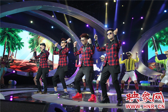 名嘴F4激情獻唱high爆全場 名嘴F4激情獻唱high爆全場